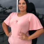 Blusa Plus Rosa com Mangas Flare