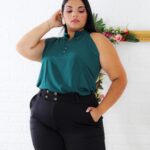 Blusa Plus Verde Escuro com Botões